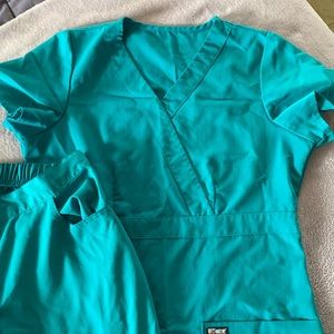 Teal Scrubs Grey’s Anatomy small, medical, dental, tech work uniform
